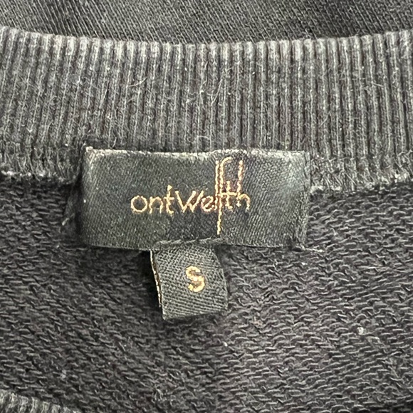 Black sweater with gold stars - Picture 5 of 6